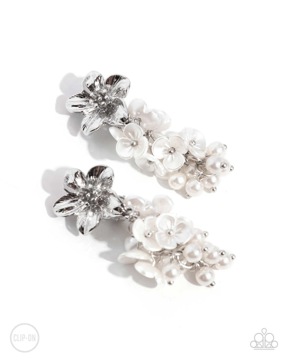 Paparazzi Bouquet Bling - White