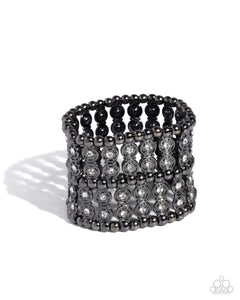 Paparazzi Stacked Significance - Black