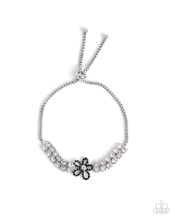 Paparazzi Blooming Breakthrough - Black