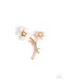 Paparazzi Blooming Boutonniere - Gold