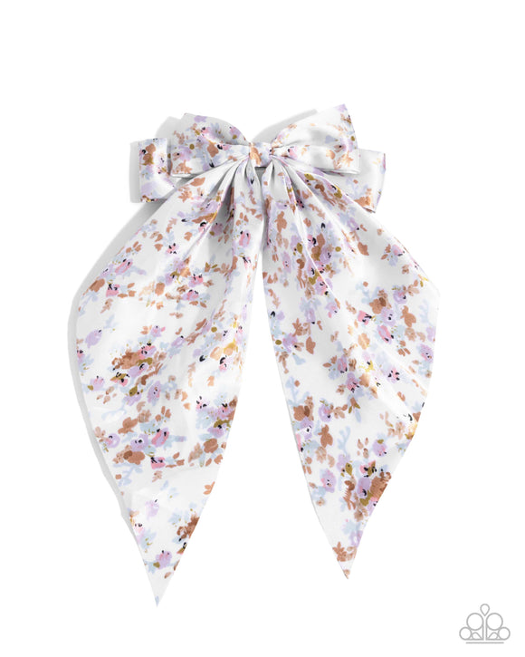 Paparazzi Fluttering Flowers - White