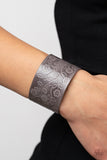 Paparazzi Rosy Wrap Up - Silver